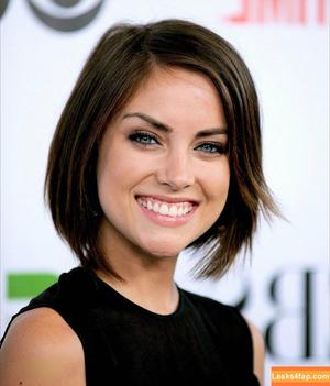 Jessica Stroup photo #0007