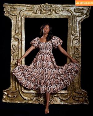 Jessica Williams photo #0075