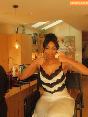 Jessica Williams photo #0097