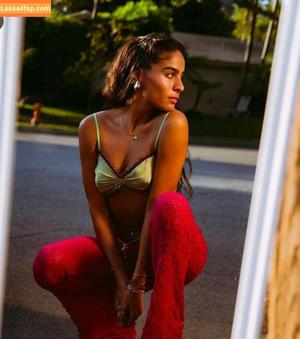 Jessie Reyez фото #0012