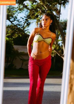 Jessie Reyez фото #0013