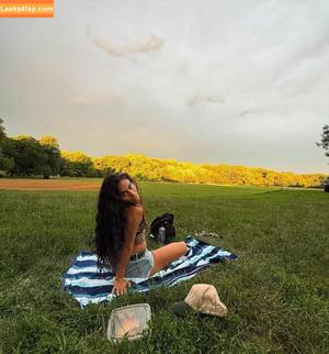 Jessie Reyez photo #0065