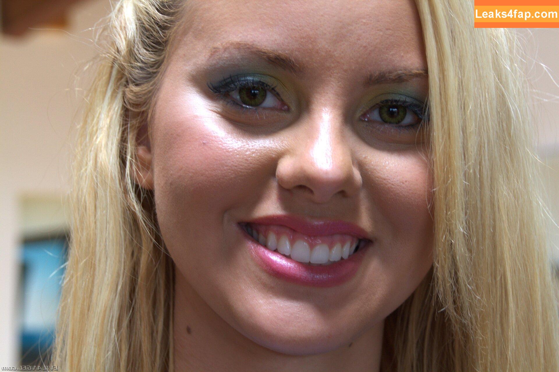 Jessie Rogers / Yourgreenguru / jessierogersgreen / mzjessie / xJessieRogersX leaked photo photo #0030