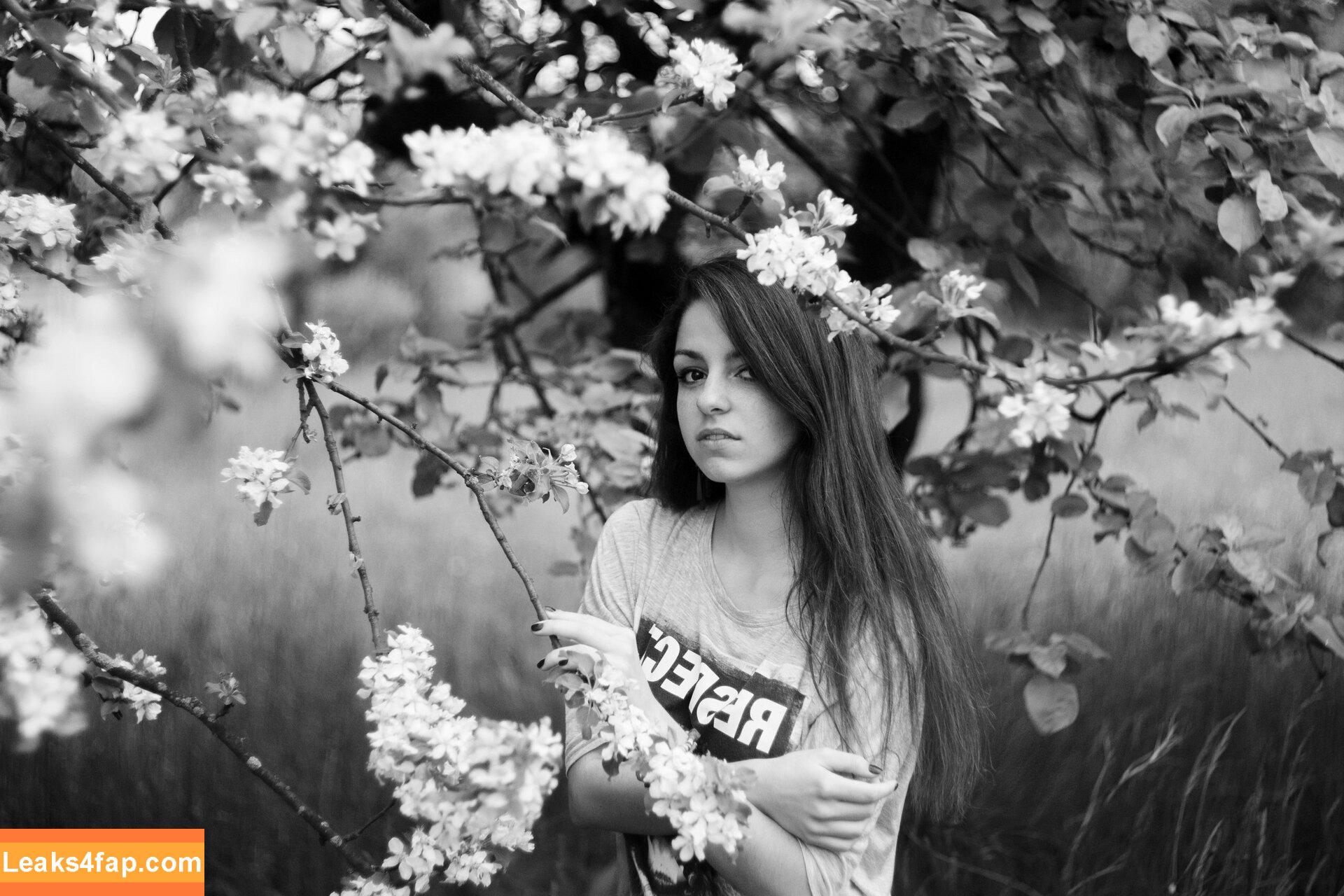 JessWantsMore / sonya_jess / sonyaprots leaked photo photo #0092