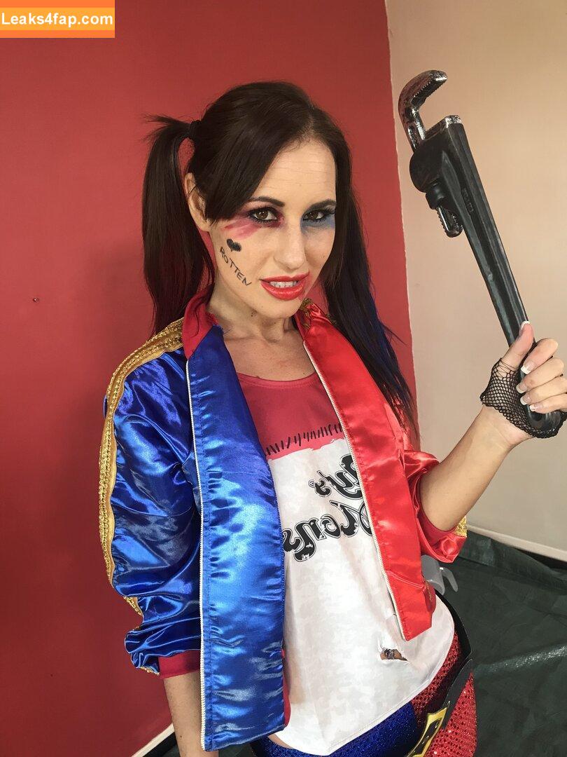 jesswestxxx / jesswestxx.x leaked photo photo #0236