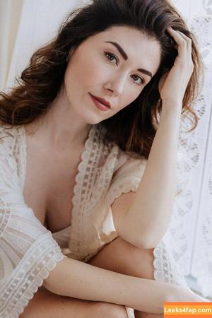 Jewel Staite photo #0001