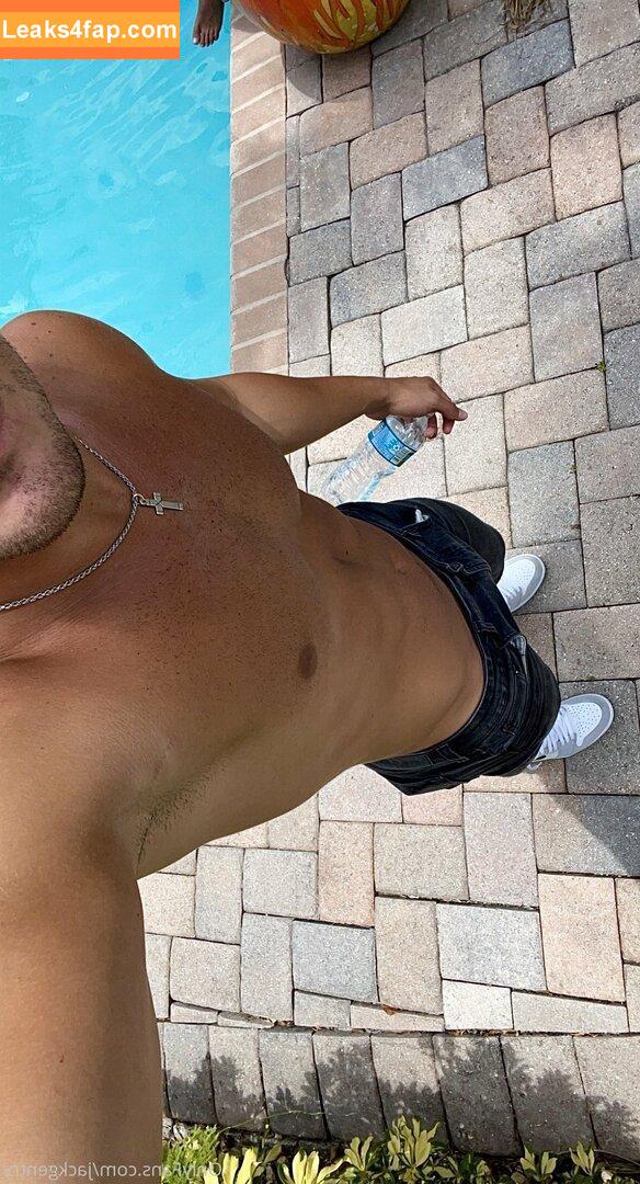 jfit98 / jt_thefiredog leaked photo photo #0017