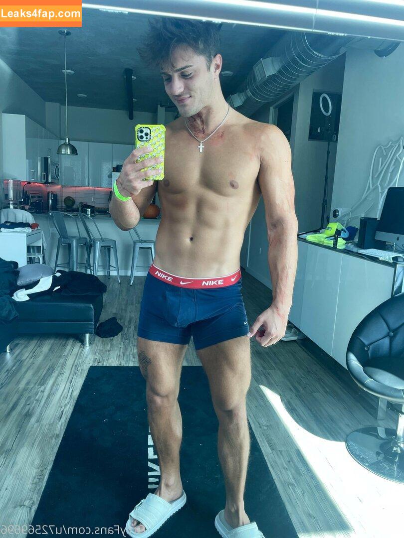 jfit98 / jt_thefiredog leaked photo photo #0045