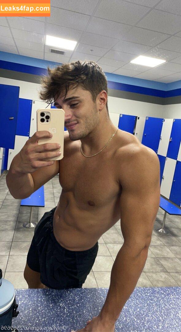 jfit98 / jt_thefiredog leaked photo photo #0047