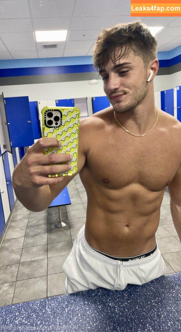 jfit98 / jt_thefiredog leaked photo photo #0049