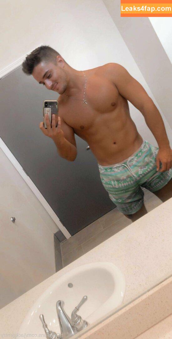 jfit98 / jt_thefiredog leaked photo photo #0073