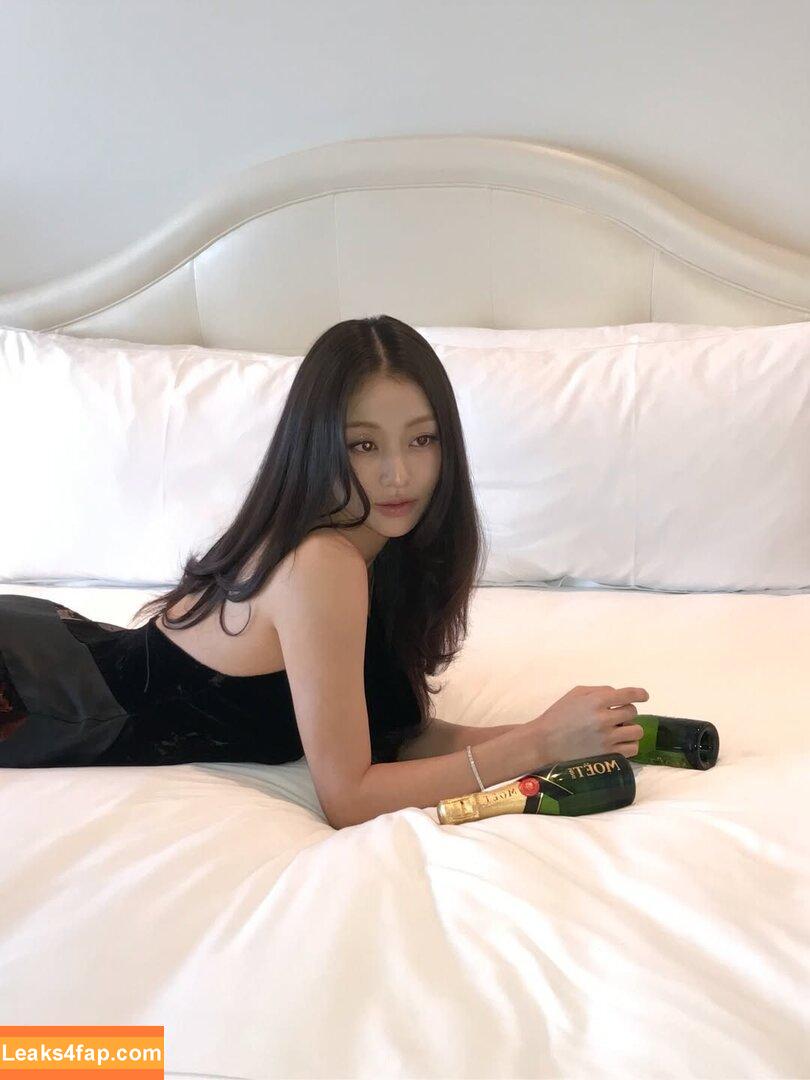 Jihyo / Park Ji-hyo / TWICE / _zyozyo / 박지효 leaked photo photo #0404