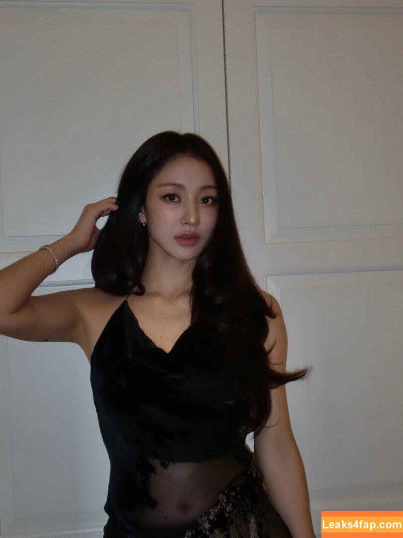 Jihyo / Park Ji-hyo / TWICE / _zyozyo / 박지효 leaked photo photo #0410