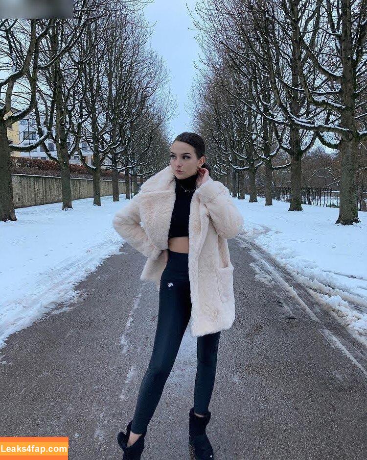 Jill.lua /  leaked photo photo #0005