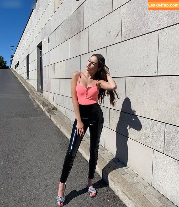 Jill.lua /  leaked photo photo #0008
