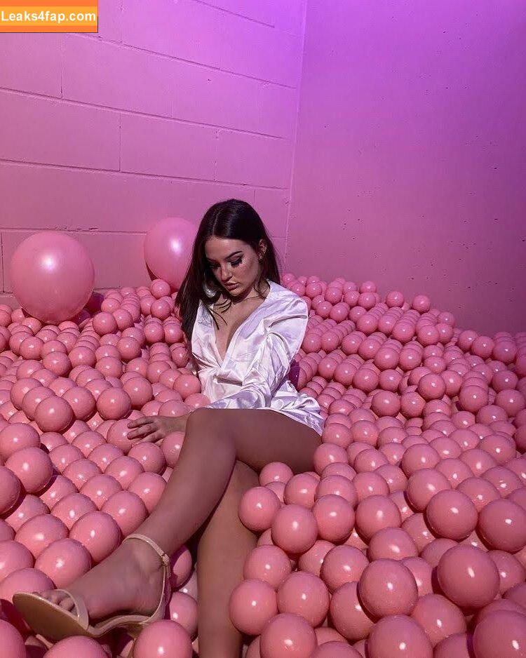 Jill.lua /  leaked photo photo #0014