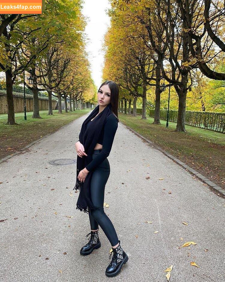 Jill.lua /  leaked photo photo #0021