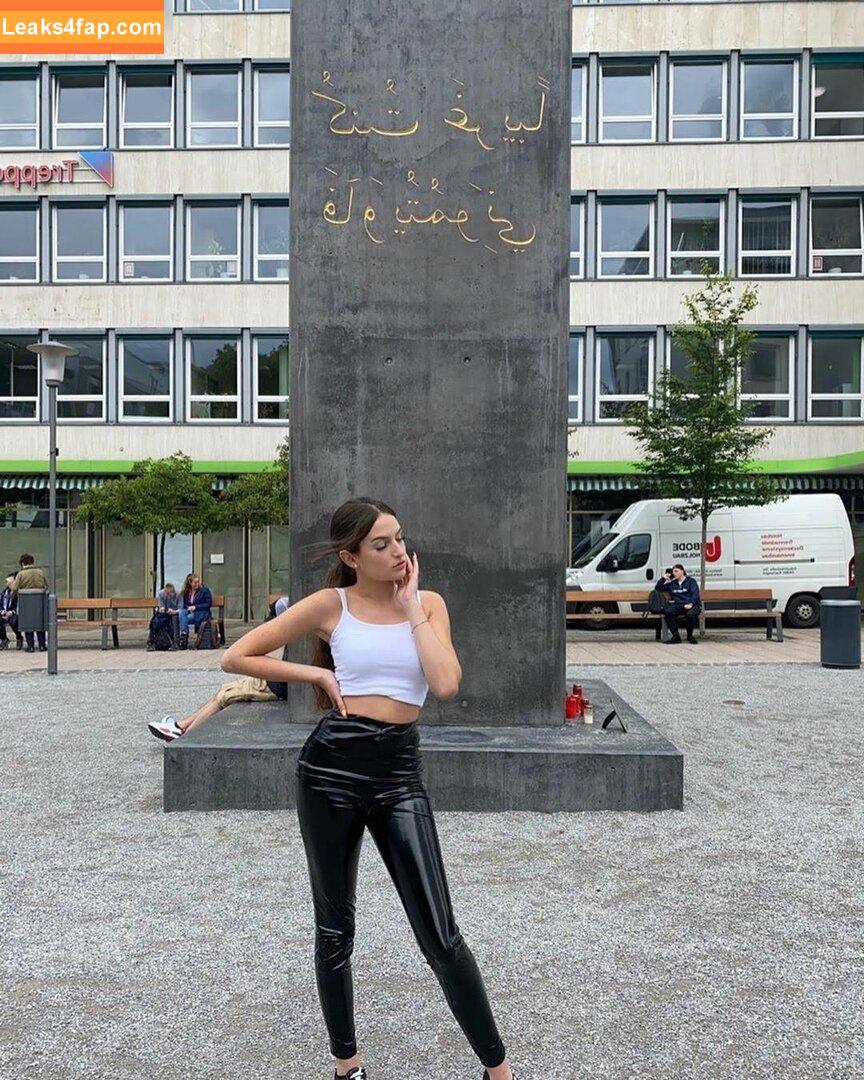 Jill.lua /  leaked photo photo #0026