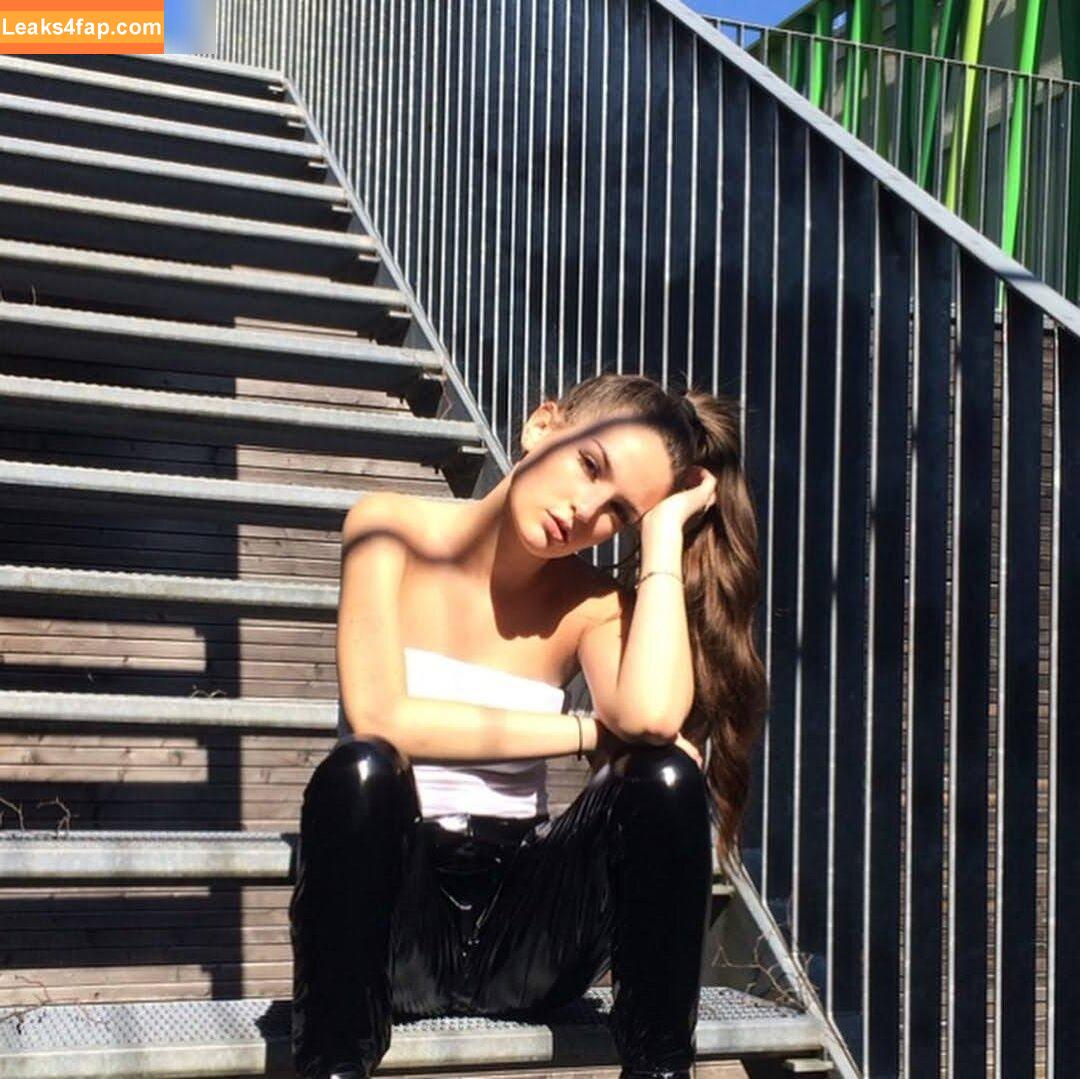 Jill.lua /  leaked photo photo #0028