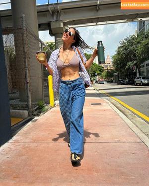 Jimena Baron photo #0024