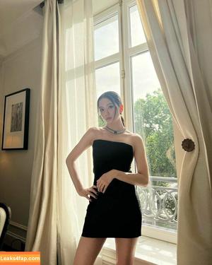 Jisoo photo #0040