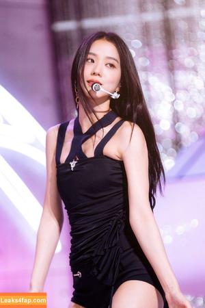 Jisoo photo #0152