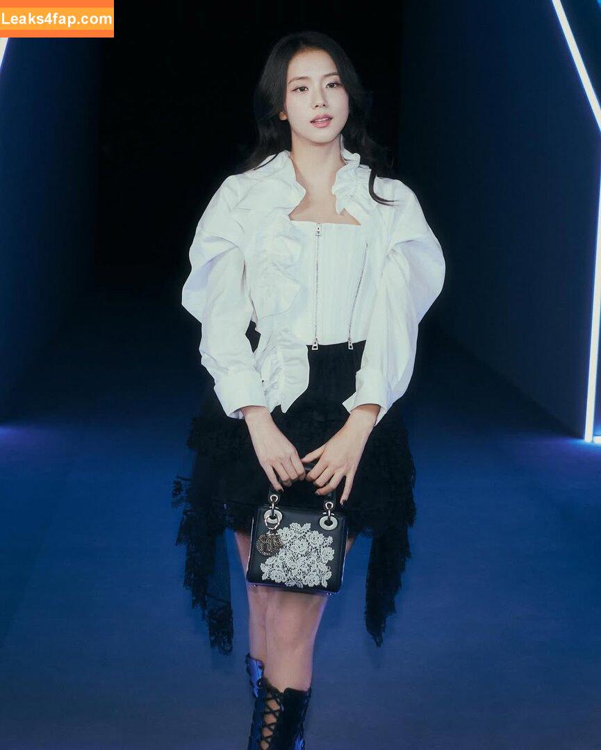 Jisoo / BLACKPINK / qenshizu / sooyaaa__ leaked photo photo #1037