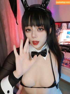 Jiu Yan photo #0300
