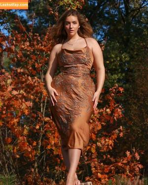 Joann Van Den Herik photo #0006