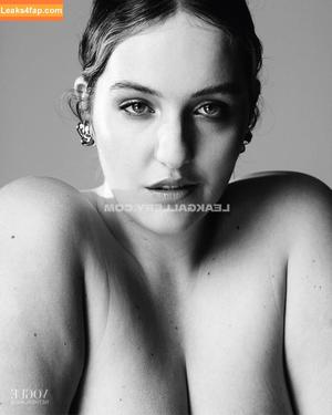 JoannVdHerik photo #0002