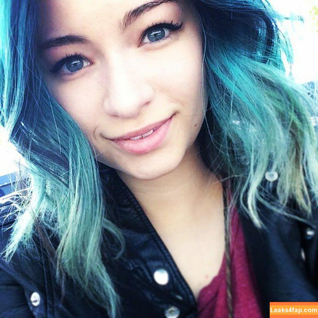 Jodelle Ferland / jodellemicah leaked photo photo #0002