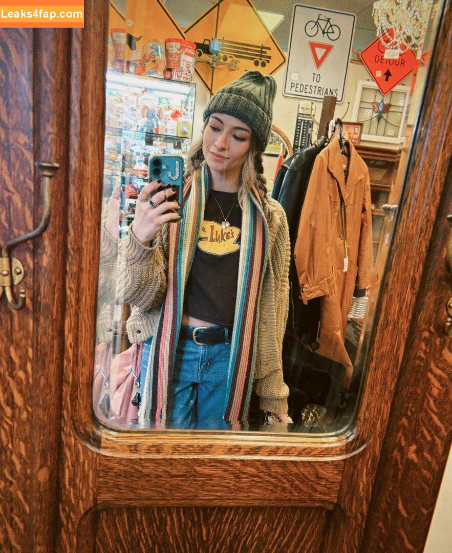 Jodelle Ferland / jodellemicah leaked photo photo #0072