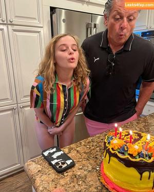 Joey King photo #0158