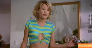 Joey Lauren Adams photo #0005