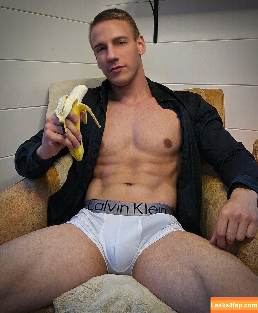 john_fitness91_free free nudes