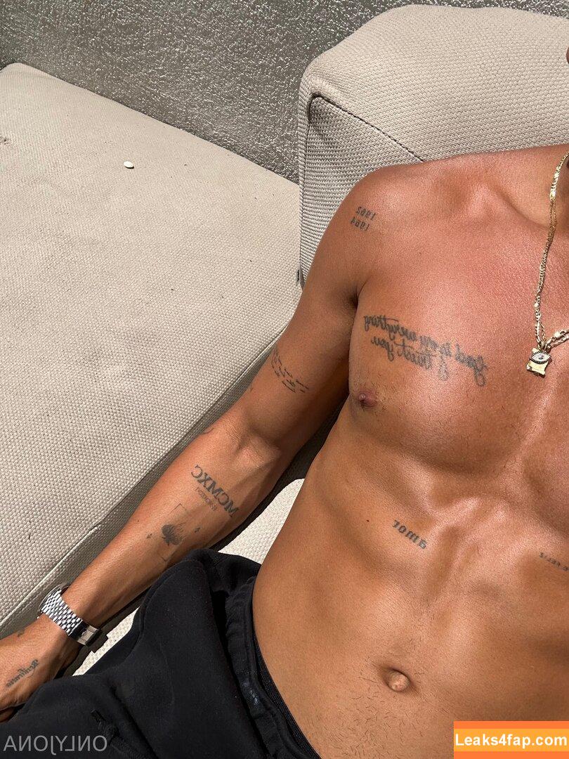 jona2santos /  leaked photo photo #0001