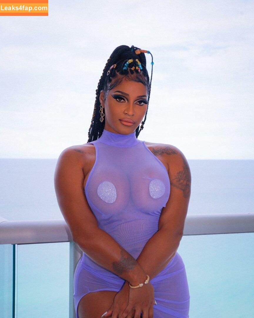 Joseline Hernandez / 