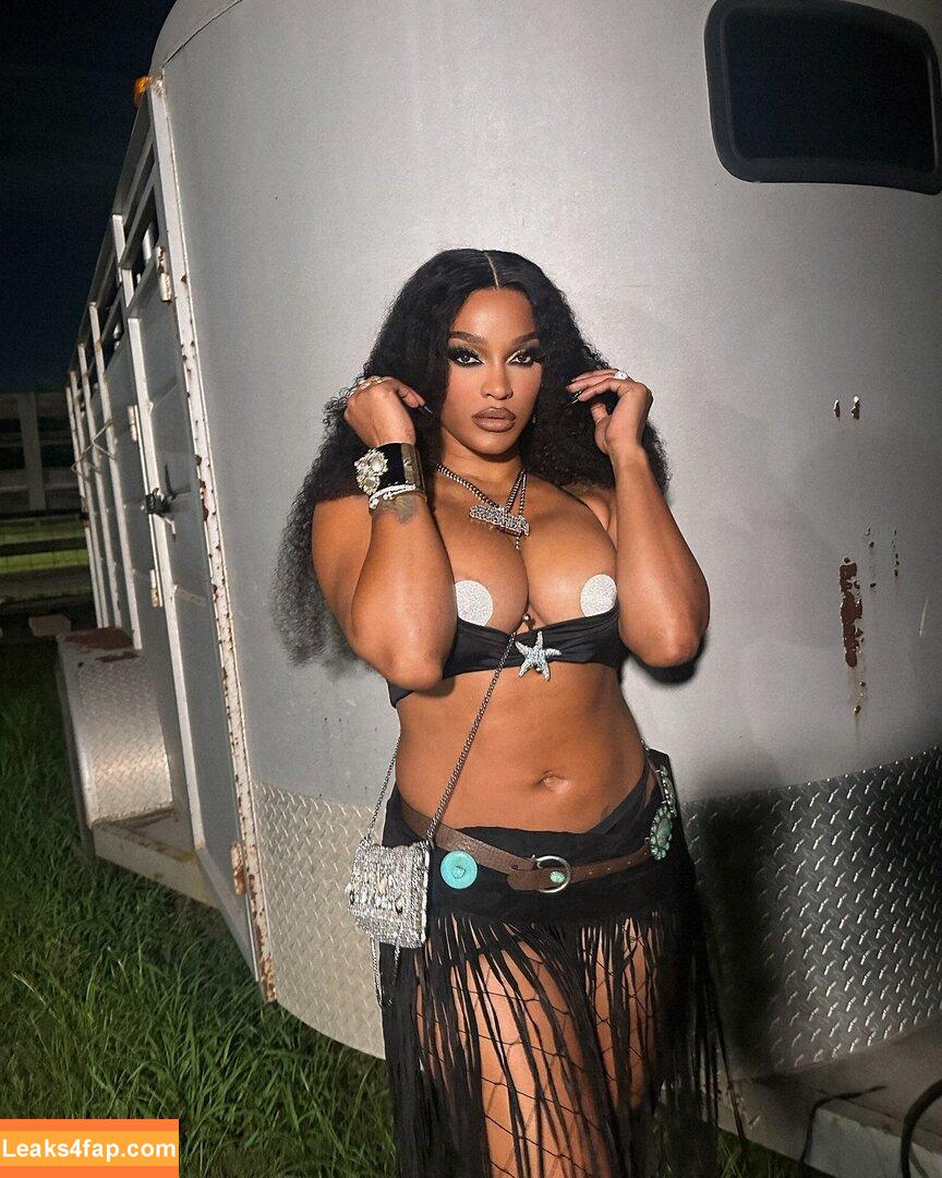 Joseline Hernandez / 