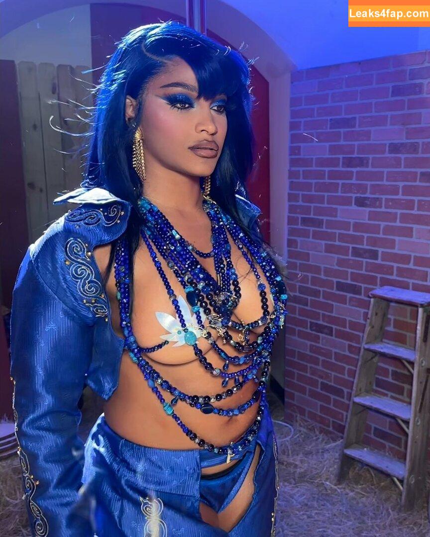 Joseline Hernandez / 