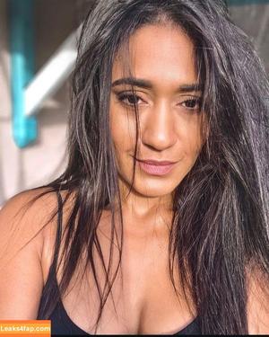 Josephine Jobert photo #0026