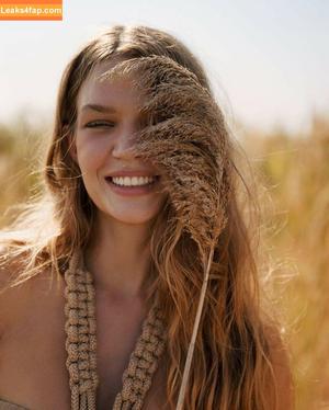 Josephine Skriver photo #0013