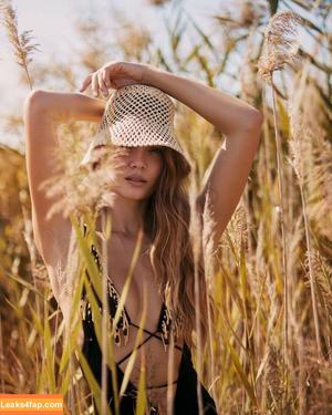 Josephine Skriver photo #0014