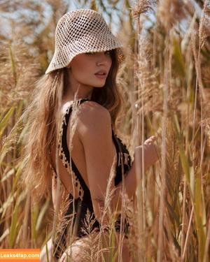 Josephine Skriver photo #0015