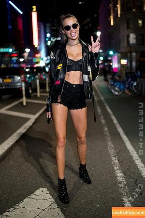 Josephine Skriver photo #1143