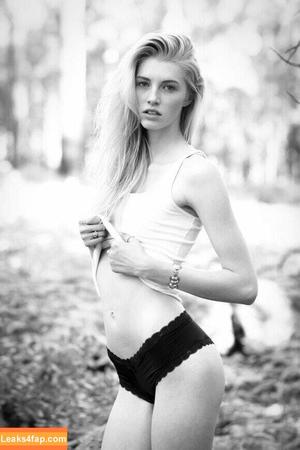 Jourdan Miller photo #0033