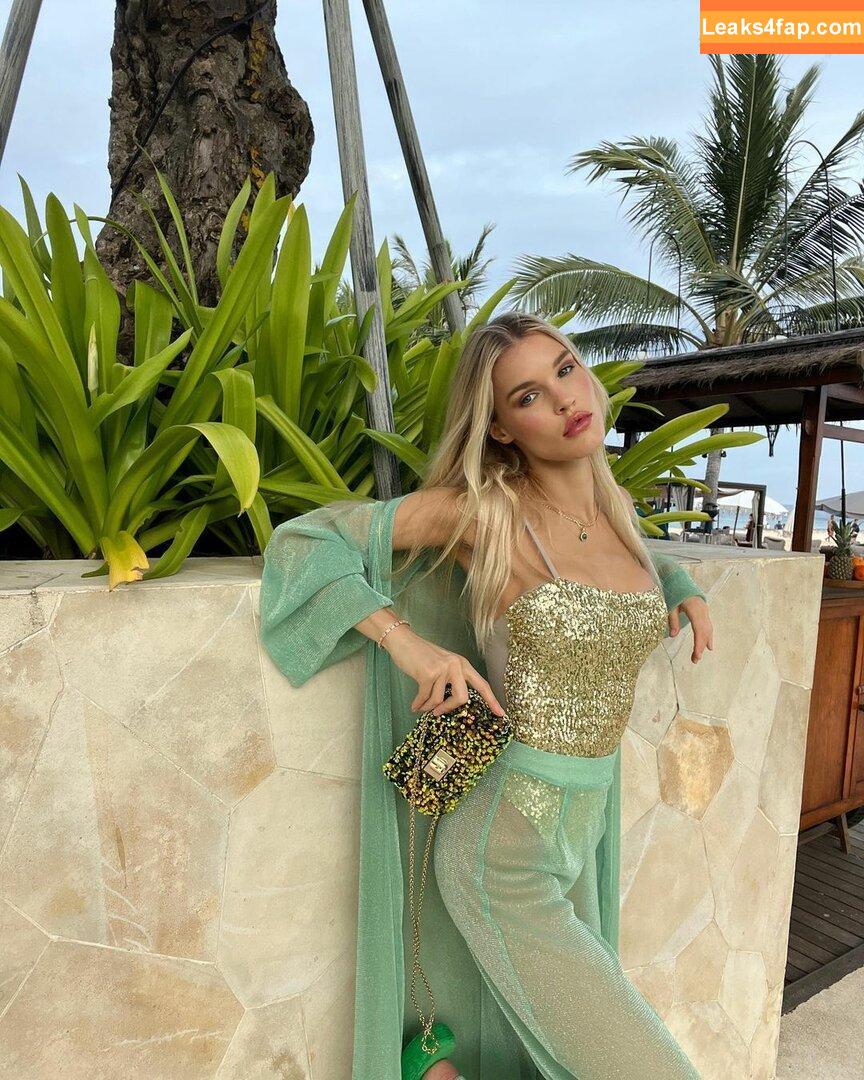 Joy Corrigan / _joycorrigan / https: / joycorrigan / officialjoycorrigan leaked photo photo #0324