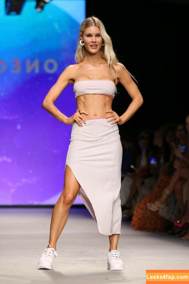 Joy Corrigan / _joycorrigan / https: / joycorrigan / officialjoycorrigan leaked photo photo #0441