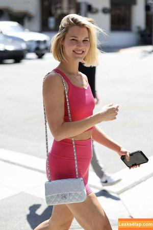 Joy Corrigan photo #0561