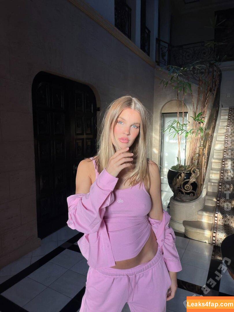 Joy Corrigan / _joycorrigan / https: / joycorrigan / officialjoycorrigan leaked photo photo #1601