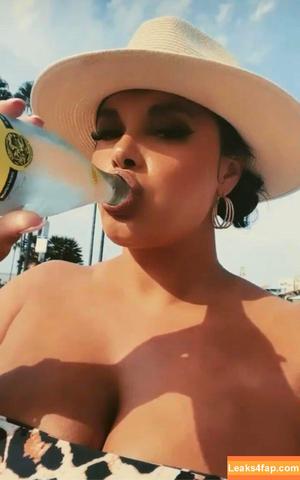 Joy Taylor photo #0005